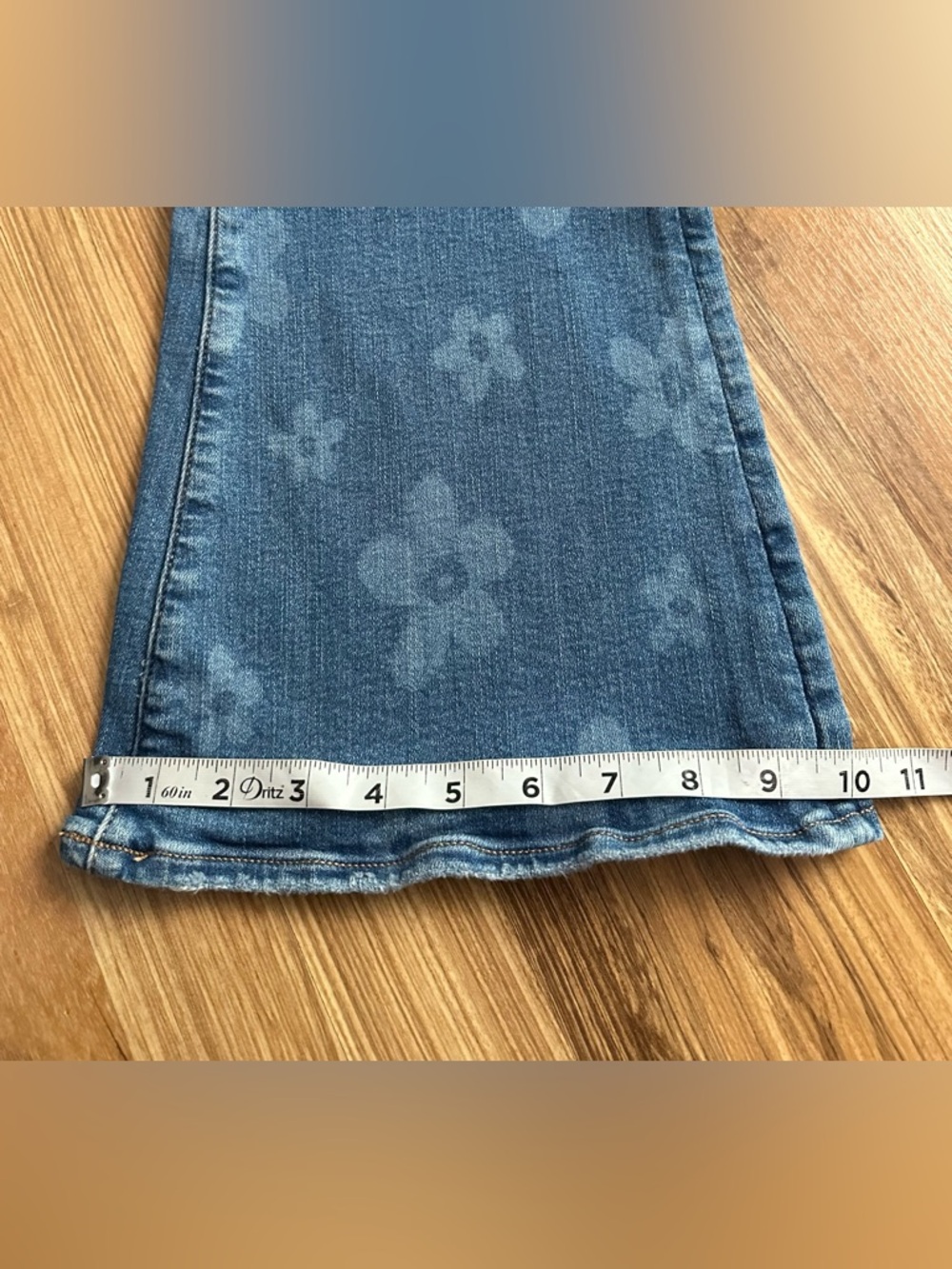 American Eagle x The Summer I Turned Pretty Low Rise Flare Jeans Floral Print 6 - Picture 10 of 12